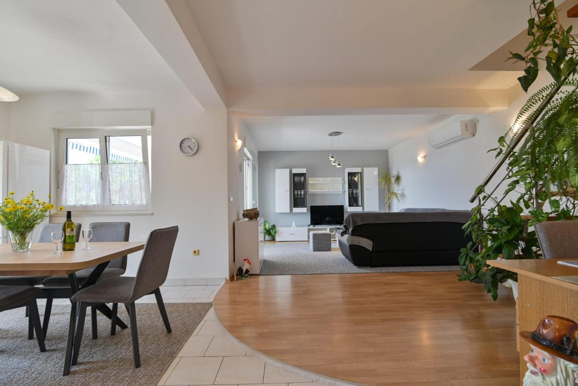 Rina Vacation Home Трогир Екстериор снимка