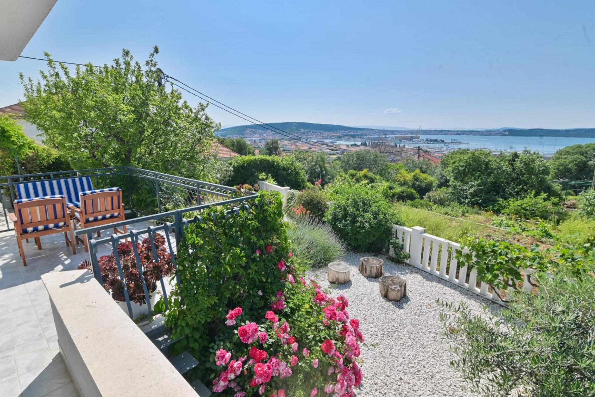 Rina Vacation Home Трогир Екстериор снимка