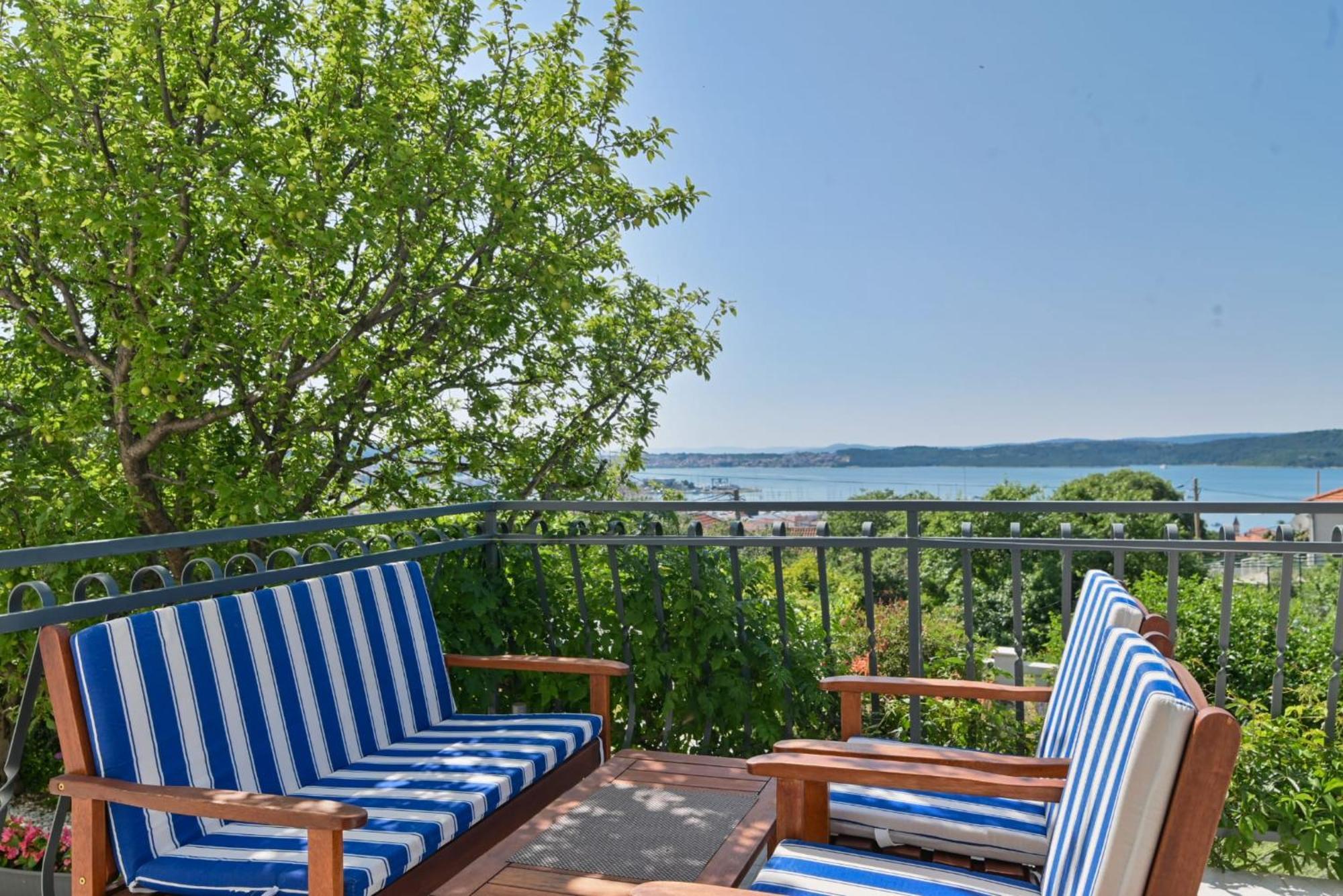 Rina Vacation Home Трогир Екстериор снимка