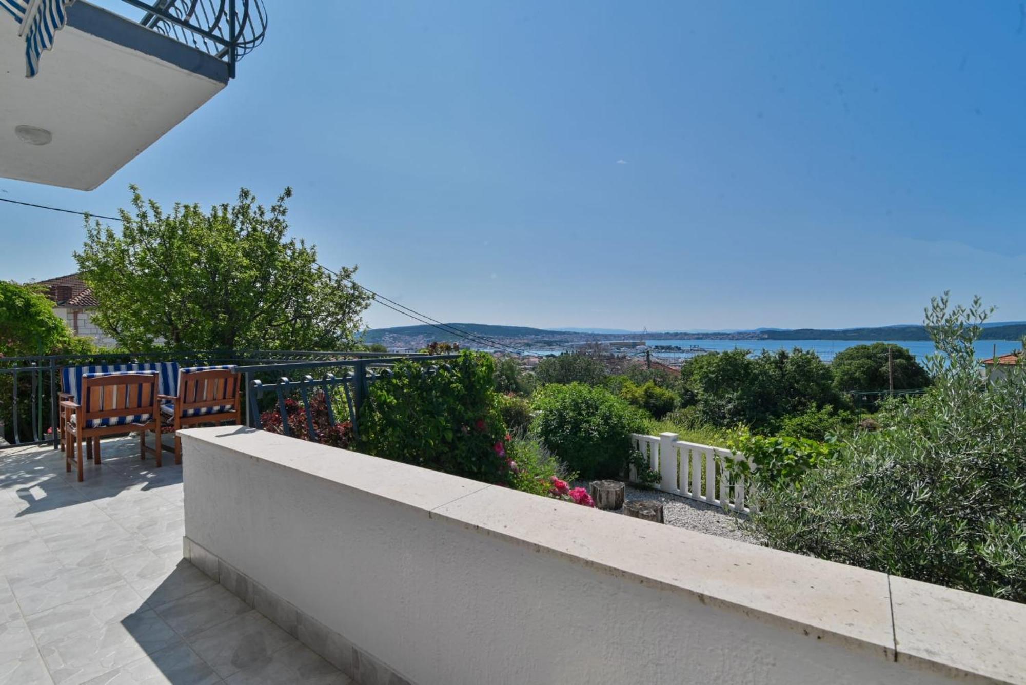 Rina Vacation Home Трогир Екстериор снимка