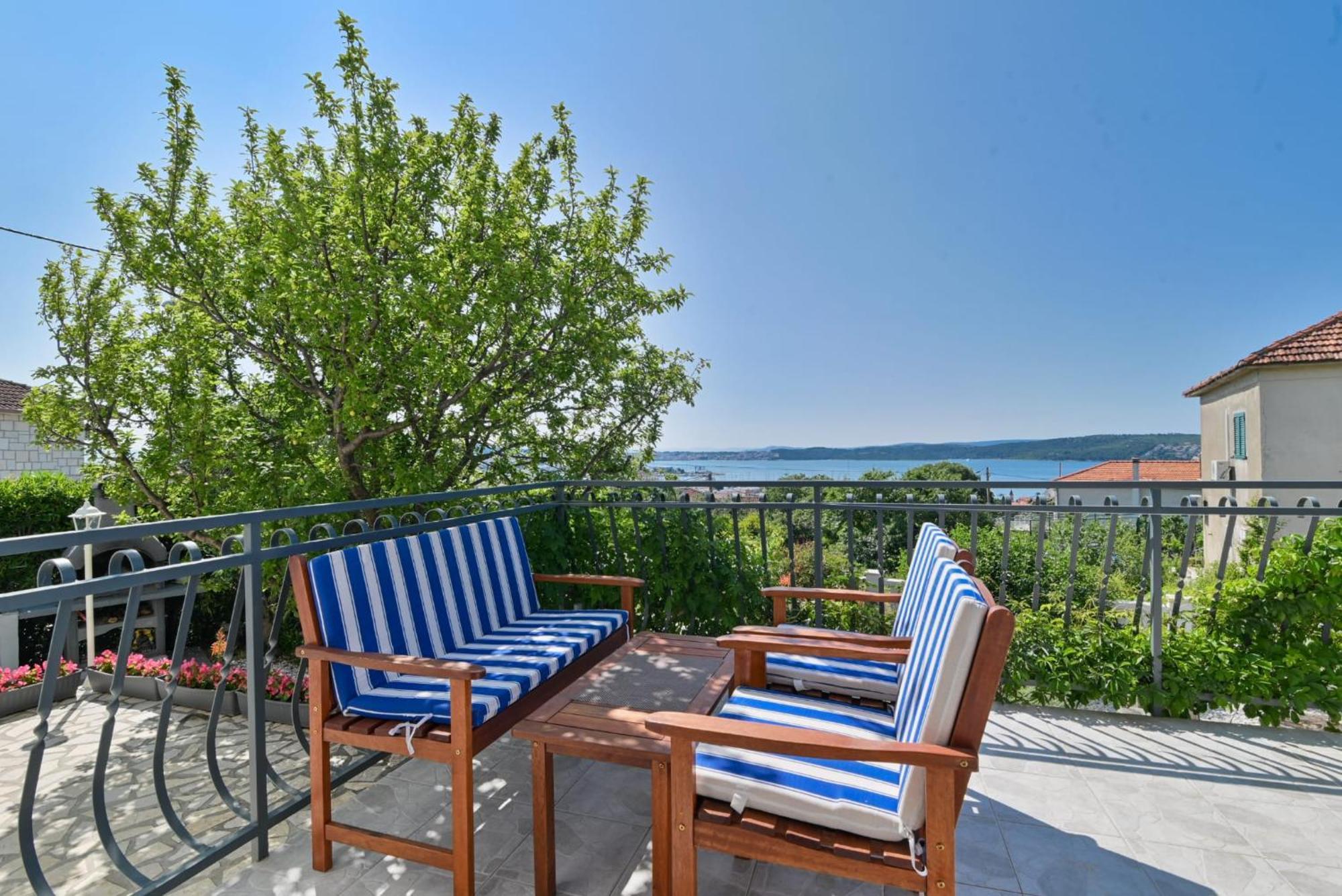Rina Vacation Home Трогир Екстериор снимка