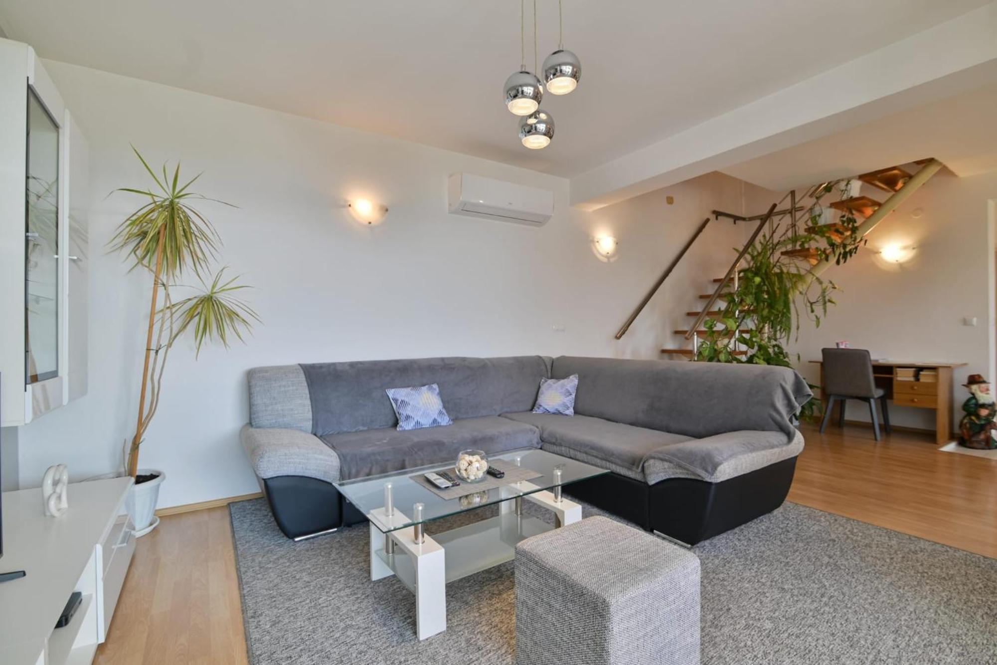 Rina Vacation Home Трогир Екстериор снимка