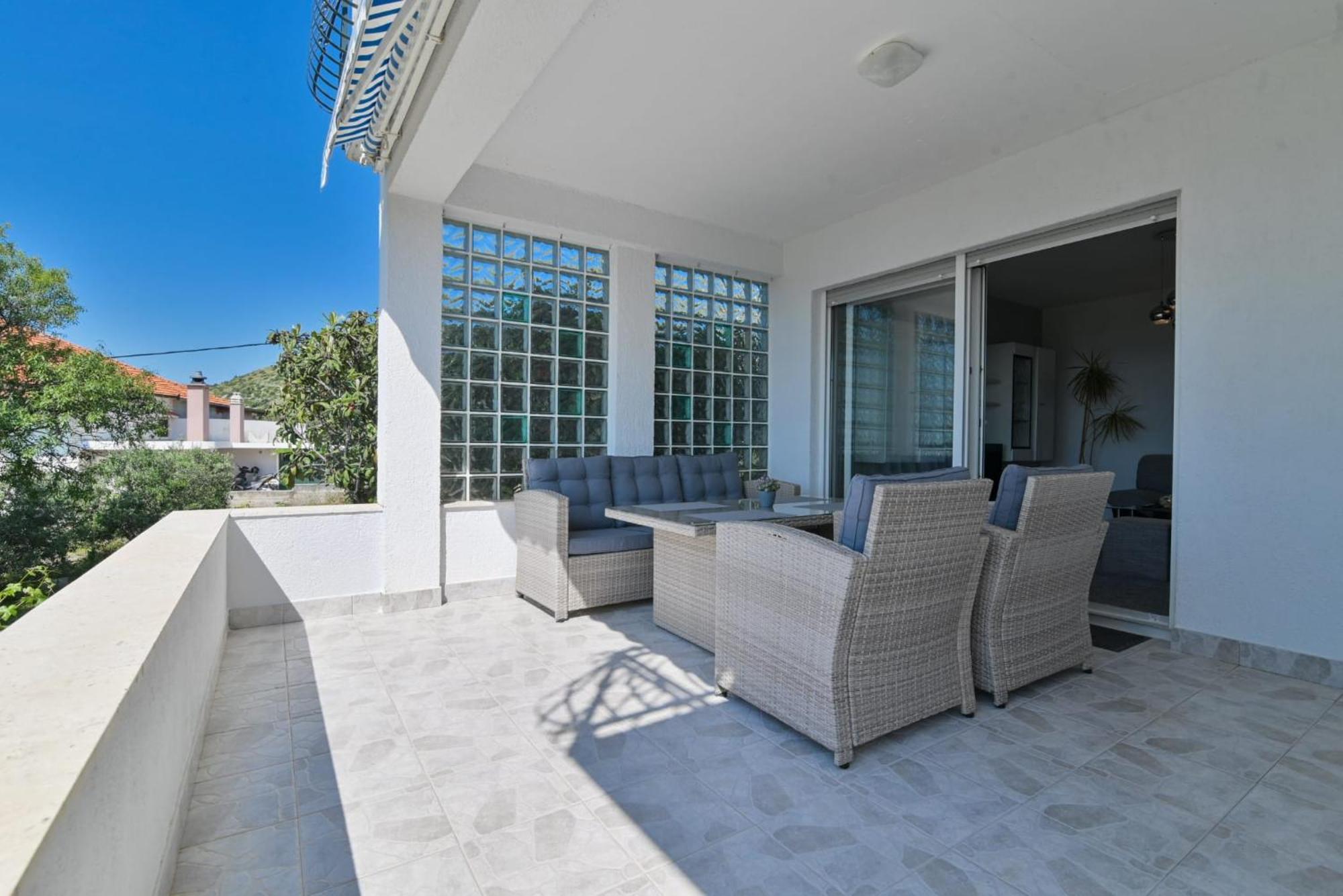 Rina Vacation Home Трогир Екстериор снимка