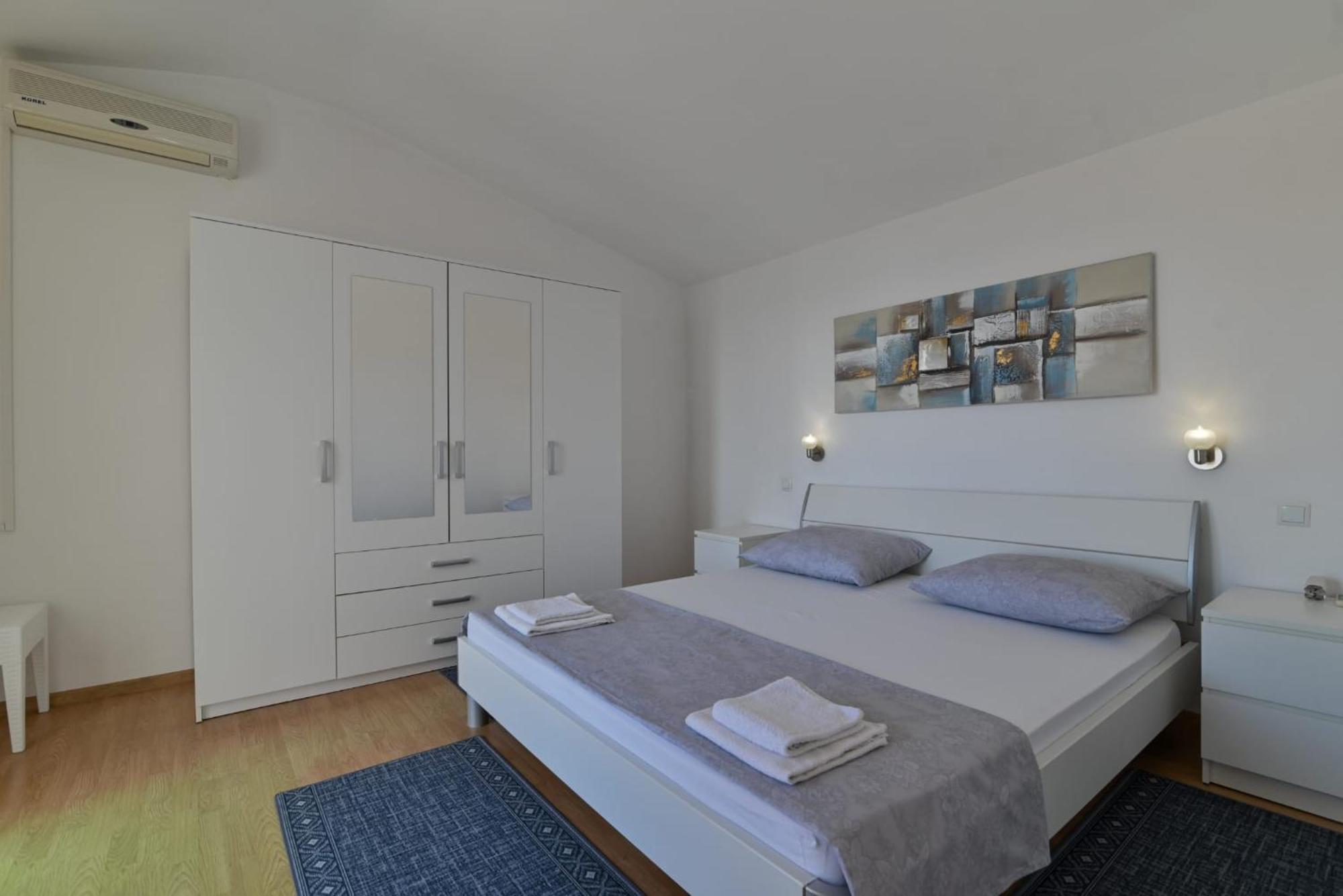 Rina Vacation Home Трогир Екстериор снимка